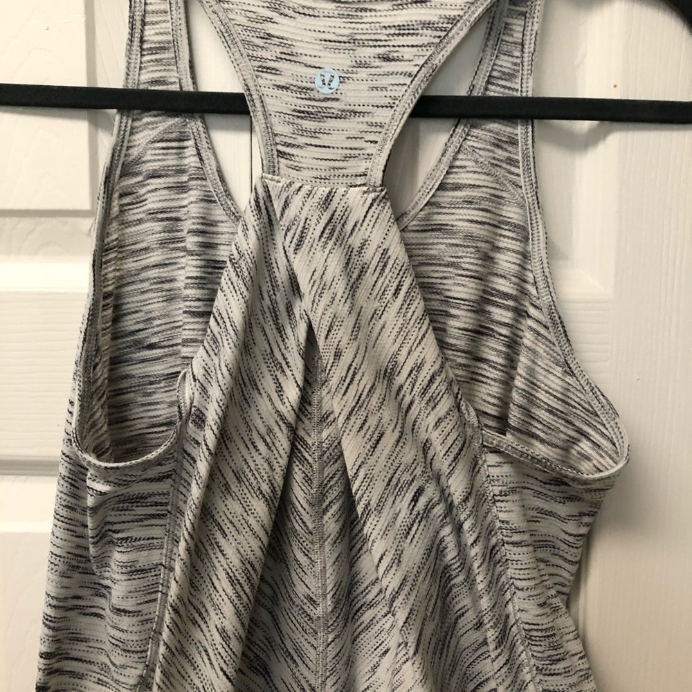 Lululemon gently used tank top white black spackle